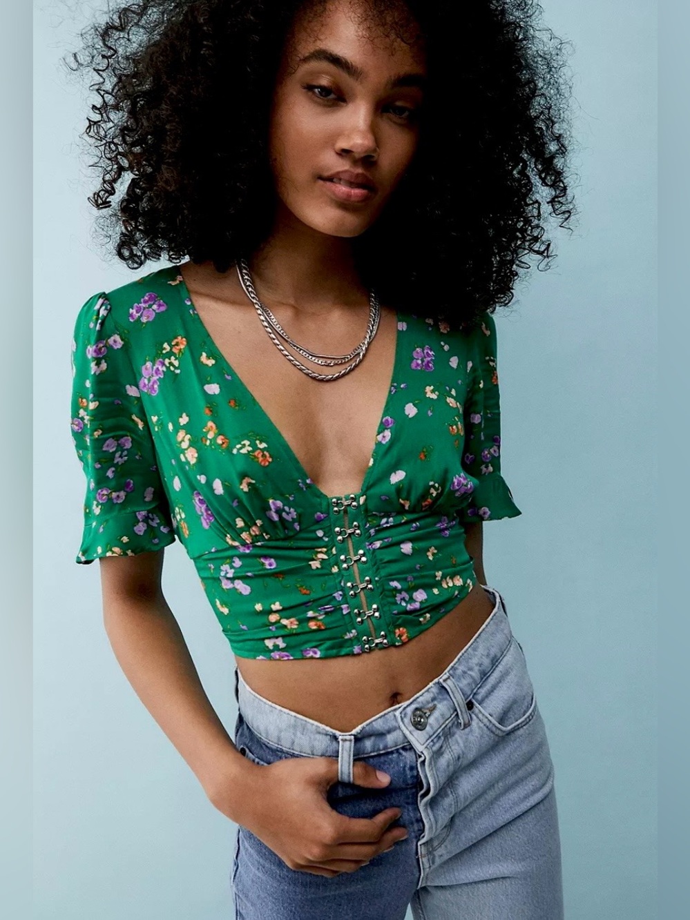 Urban Outfitters Melody Green Floral Hook-Front Crop Top Blouse L